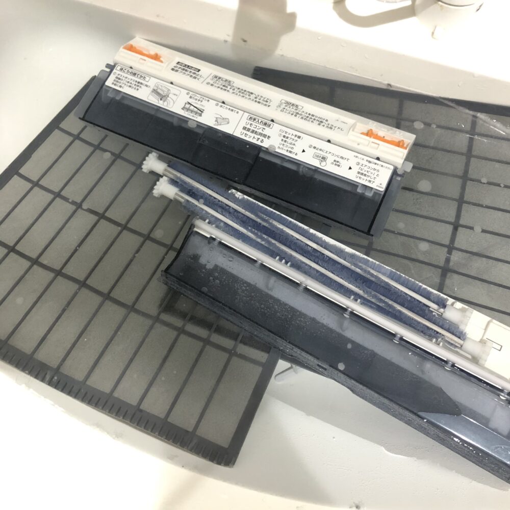 エアコンパーツ漬け置き洗い